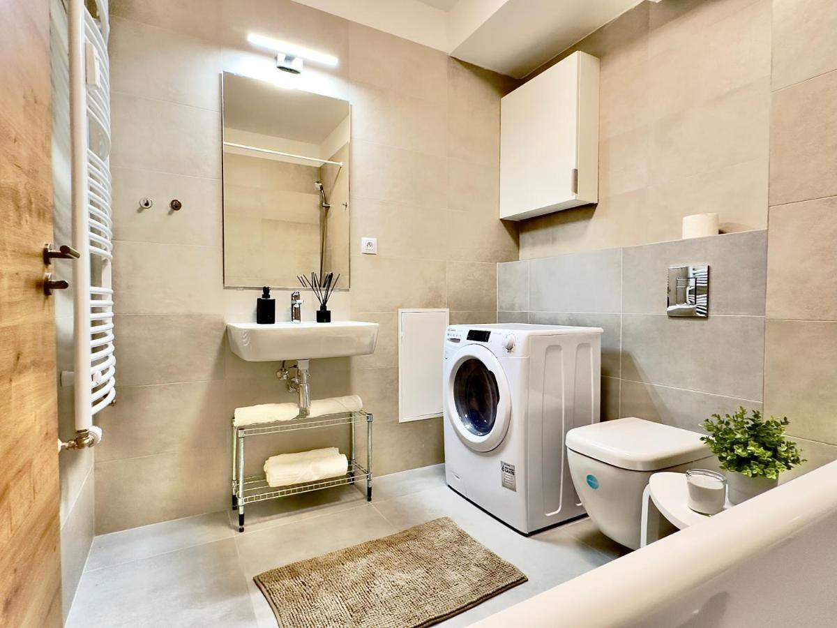 Yarn - Brand New - Free Parking - Balcony With City View - Central Shopping Mall Bratislava Bagian luar foto